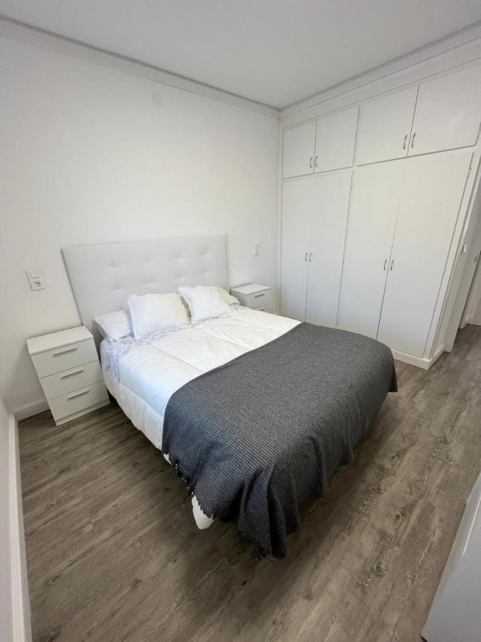 Apartamento En La Playa. Free Parking. Free Wifi L' Escala Bagian luar foto